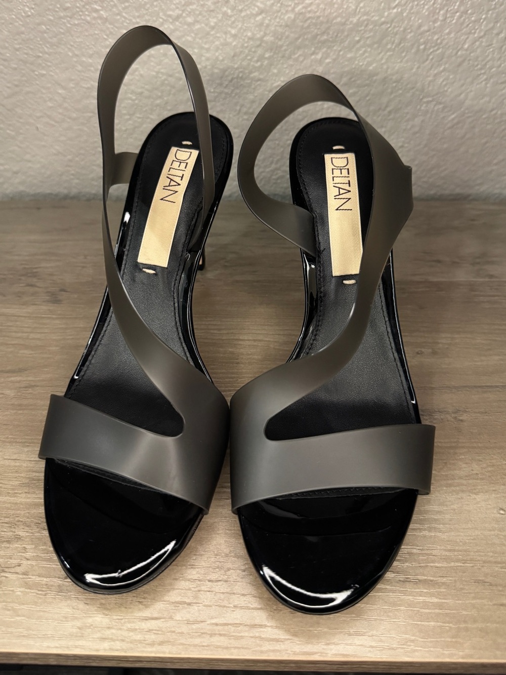 Deltan Tinsley Black Slingback Stiletto Heels Vinyl Jelly Size 8